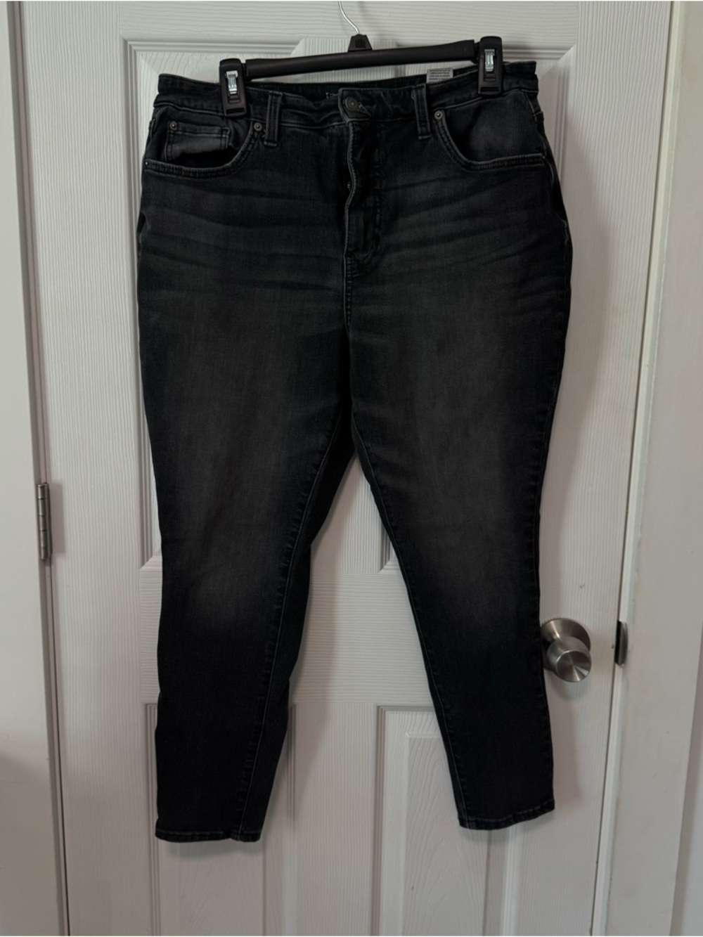 Women’s Time and Tru High-Rise Black Faded Skinny Stretch Jeans size 14 short